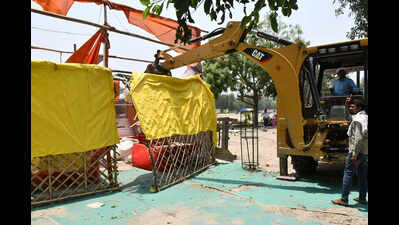 Joint teams remove encroachments from defence land