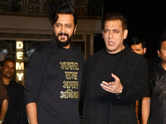 Salman accepts paparazzi&rsquo;s apology at Raja Shivaji success party
