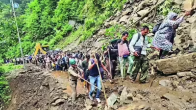 Landslide blocks Kedarnath road; 10,000 stranded pilgrims rescued