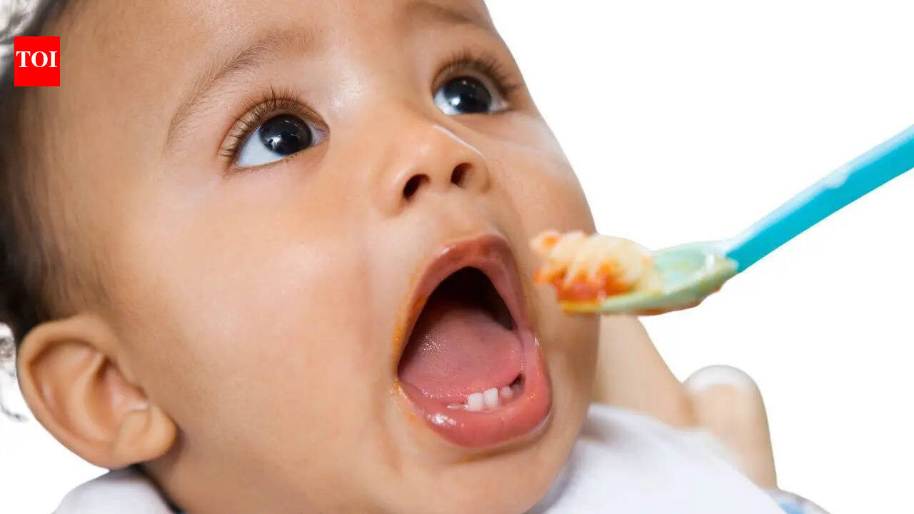 Baby led weaning vs spoon feeding? Is there a better choice?