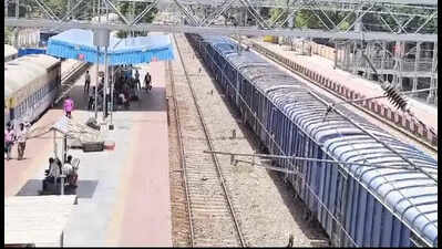 Air like a furnace, streets empty: Heat hits you first as you enter world’s hottest city Banda