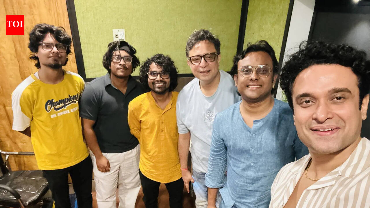 Rupankar Bagchi lends his voice to romantic Bengali track
