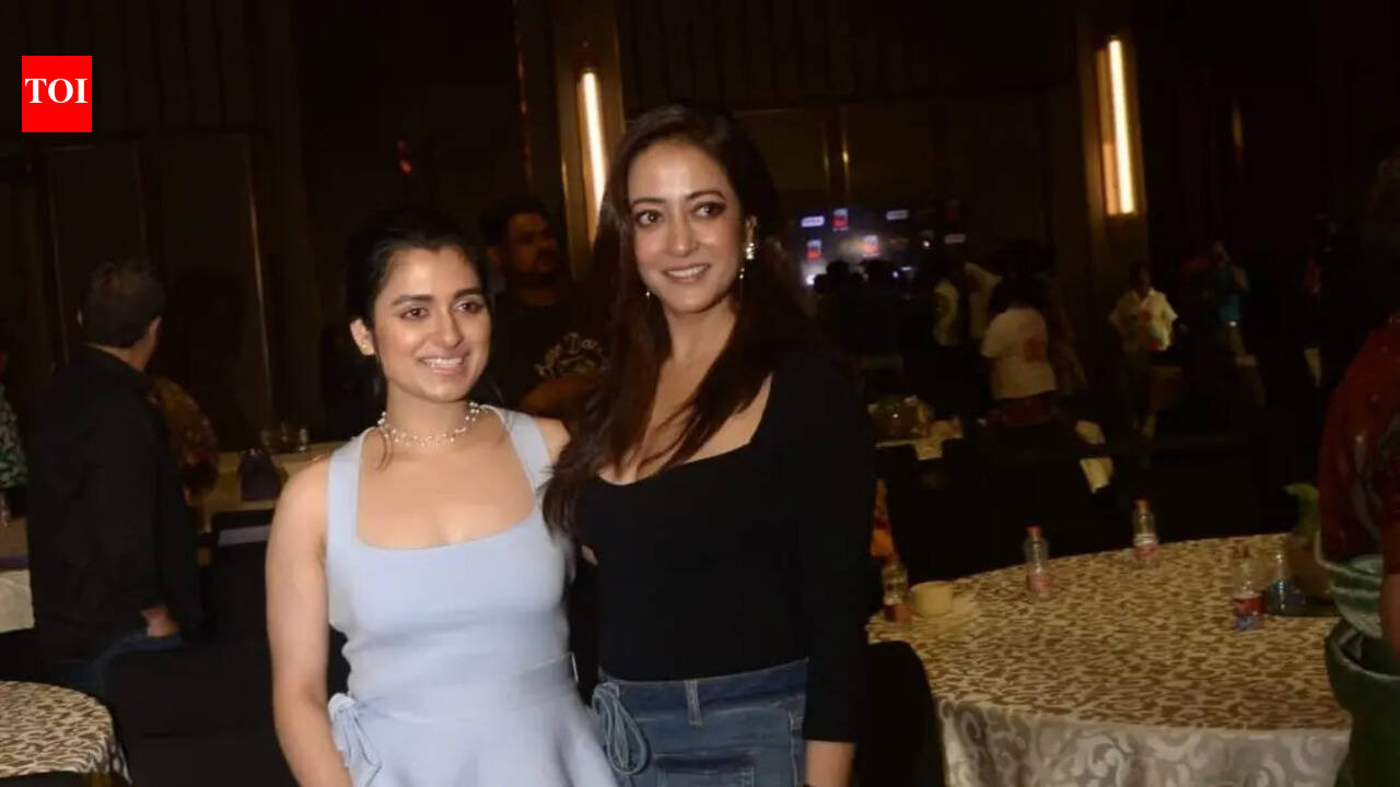 Soumya Mukherjee wants a coffee outing with Raima Sen