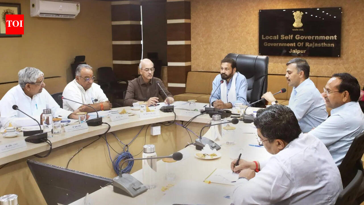Assembly panel raises concerns over garbage, stray cattle and illegal constructions in Jaipur