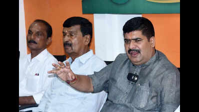 MLA