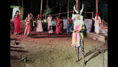 Tribal children of Nagarahole proudly perform Kuvempu’s  ‘Kindarajogi’
