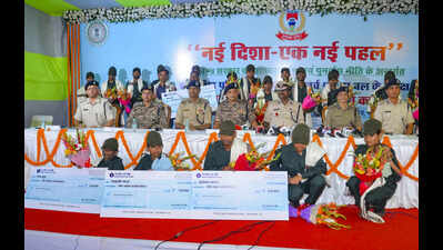  27 Maoists, including commanders, surrender under Operation Navjeevan; Jharkhand government claims progress in Naxal elimination