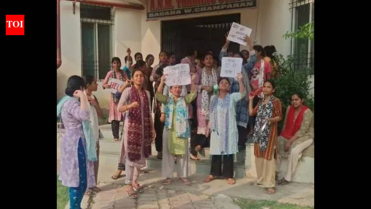 Bagaha ANM trainees protest over poor food, drinking water