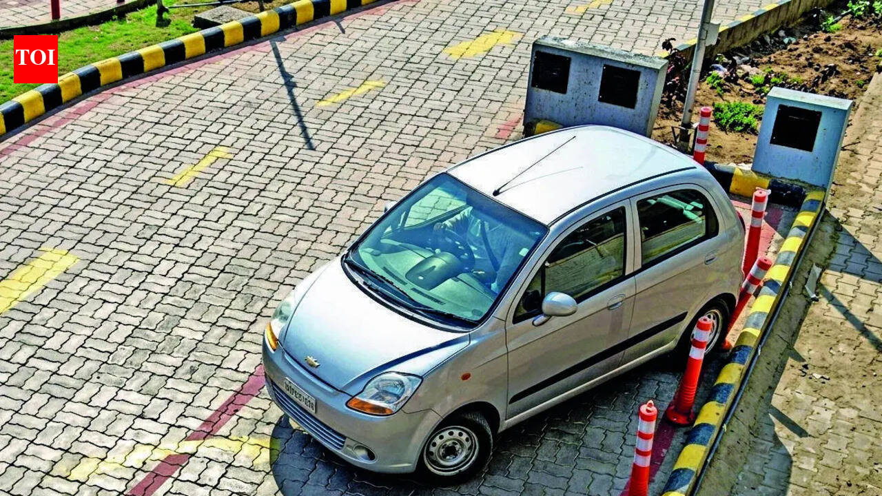 Tech no help: Amdavadis fail parallel parking test