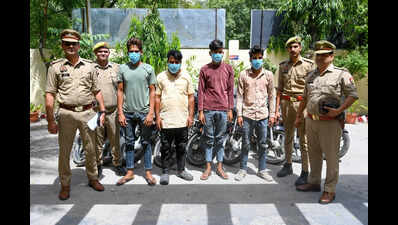 What’s cooking? Chhole kulche, paratha & robbery plan