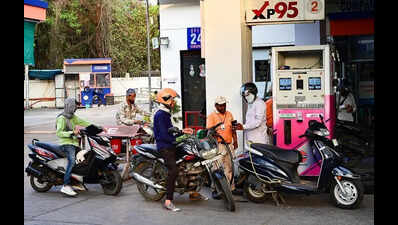 Oil companies pushing sale of costlier premium petrol: Dealers