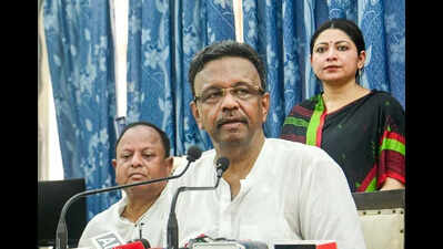 Firhad ‘resignation’ talks triggered as Didi calls urgent meet of councillors