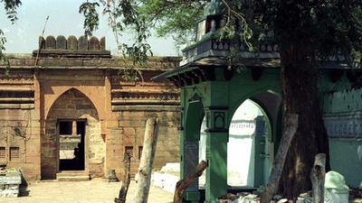 Muslim side in SC, challenges high court's Bhojshala order