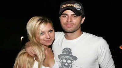 Anna Kournikova and Enrique Iglesias combined net worth in 2026: Earnings, endorsements, investments, and lifestyle
