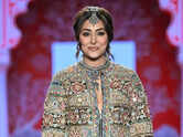 Hina Gets Sweet Surprise: Rubina sends mangoes and ghee