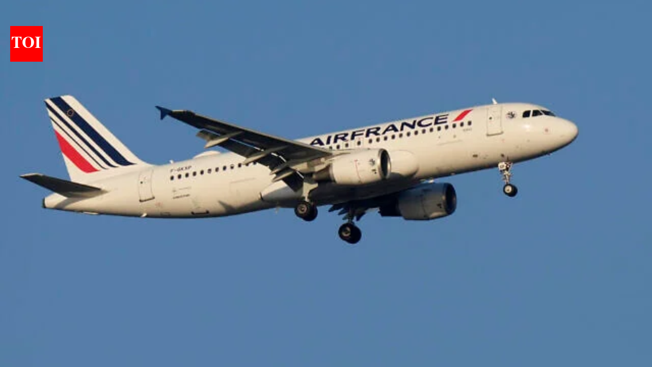 Air France flight to US diverted due to Ebola travel curbs
