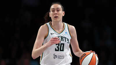  Breanna Stewart surpasses Becky Hammon milestone despite heartbreaking loss