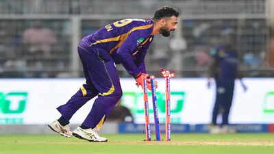  Shane Watson lauds Varun Chakravarthy for playing through pain