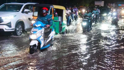 IMD issues yellow alert in Bengaluru as heavy rain, thunderstorms till May 24
