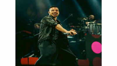 Ricky Martin safe after tear gas scare at Montenegro concert; Singer returns to stage and continues show