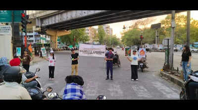 Ismaili youth ambassadors lead climate awareness campaign at city junctions