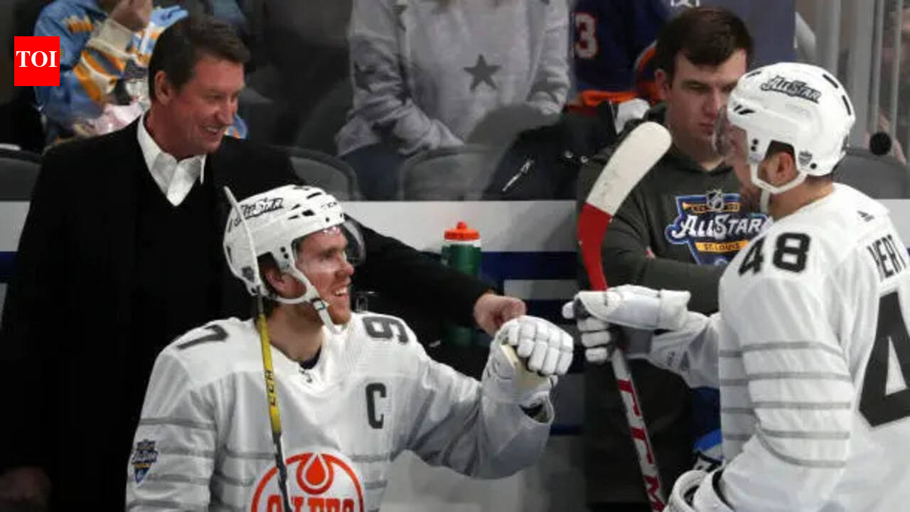 Wayne Gretzky reacts humorously to McDavid Oilers future trade speculation