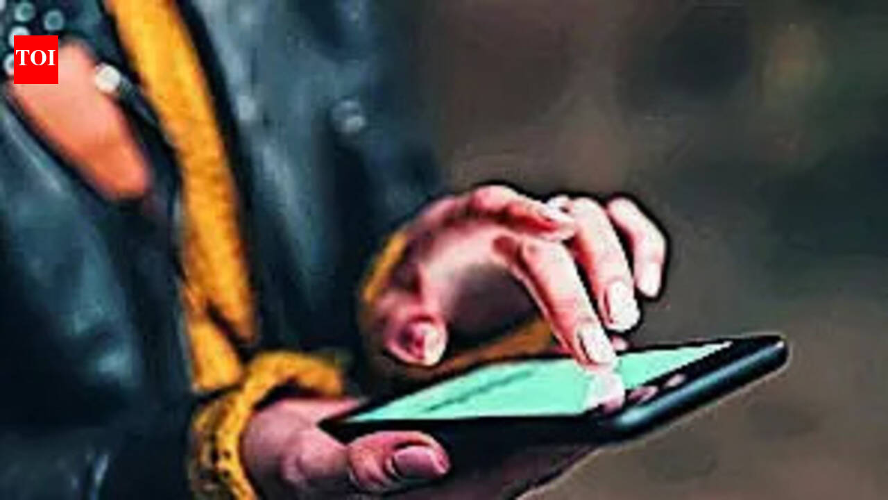 Uninterrupted mobile services to soon be restored on underground Metro Line 3; MMRCL nod to three telecom firms for providing IBS