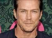 Jason Lewis makes comeback to social media