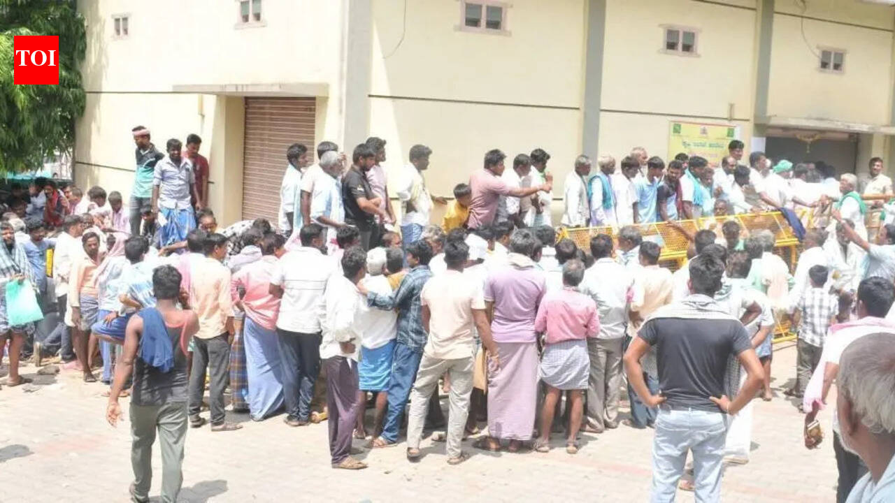 Farmers fume as agri dept fails to distribute seeds on time