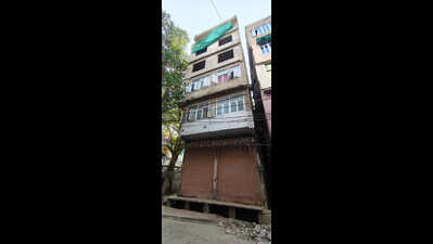 Ramganj bldg owner asked to raze tilted structure in 48 hour