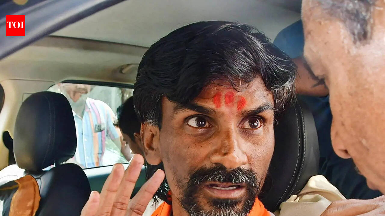 BJP MLC Lad meets Jarange with appeal to drop hunger strike from May 30