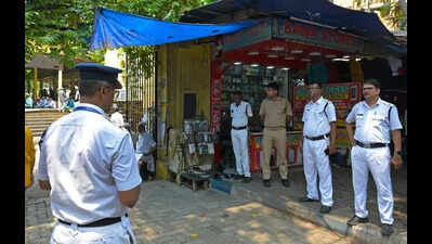 Mosques stick to shifts, new rules for Friday prayers