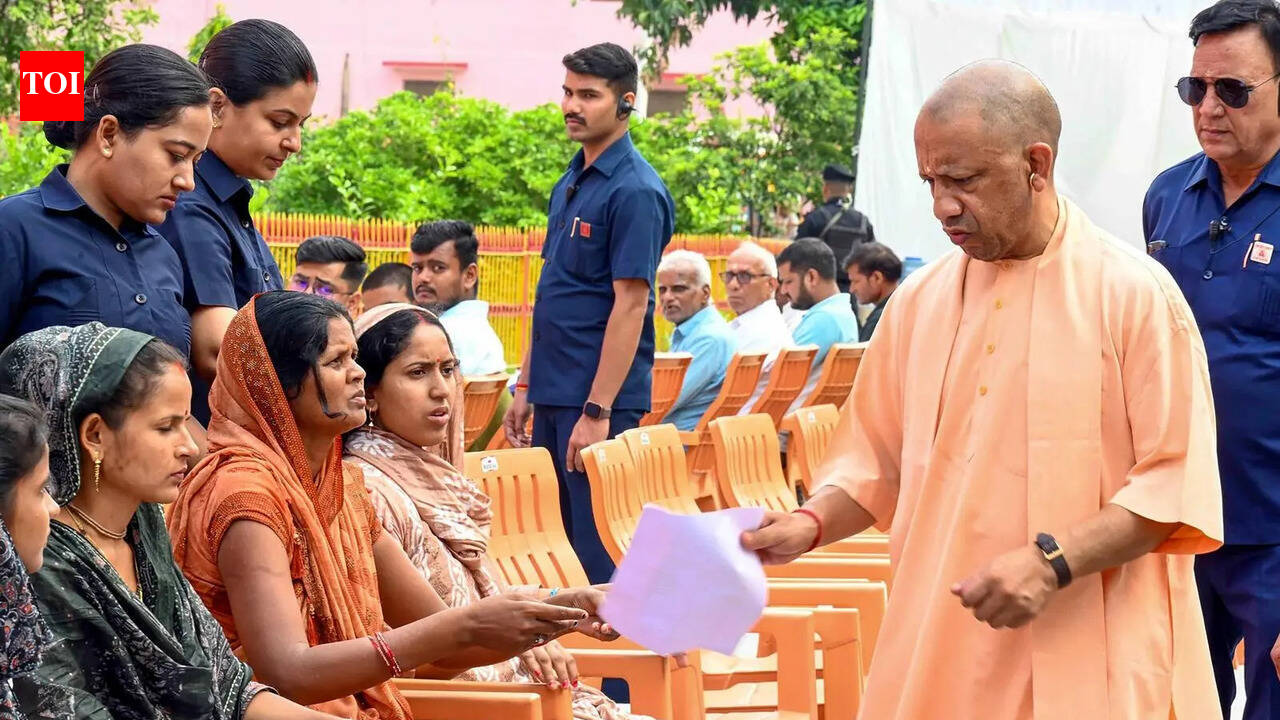Ensure prompt complaint redressal; laxity won’t be tolerated: CM
