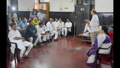 After KMC no-House order, Trinamool reps meet at councillors’ club in HQ