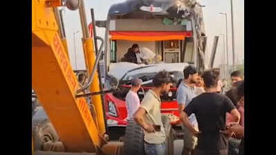 Two killed in Agra-Kanpur highway pile-up in Etawah