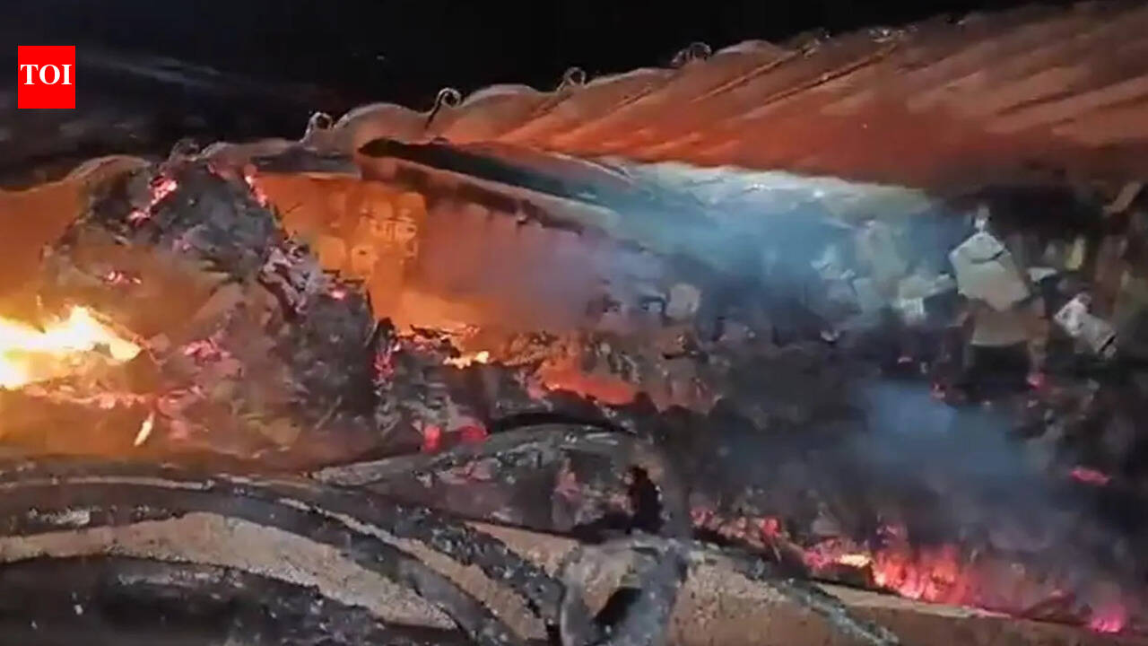 Fire in 4-storey building in Maniram Bagiya; no casualties