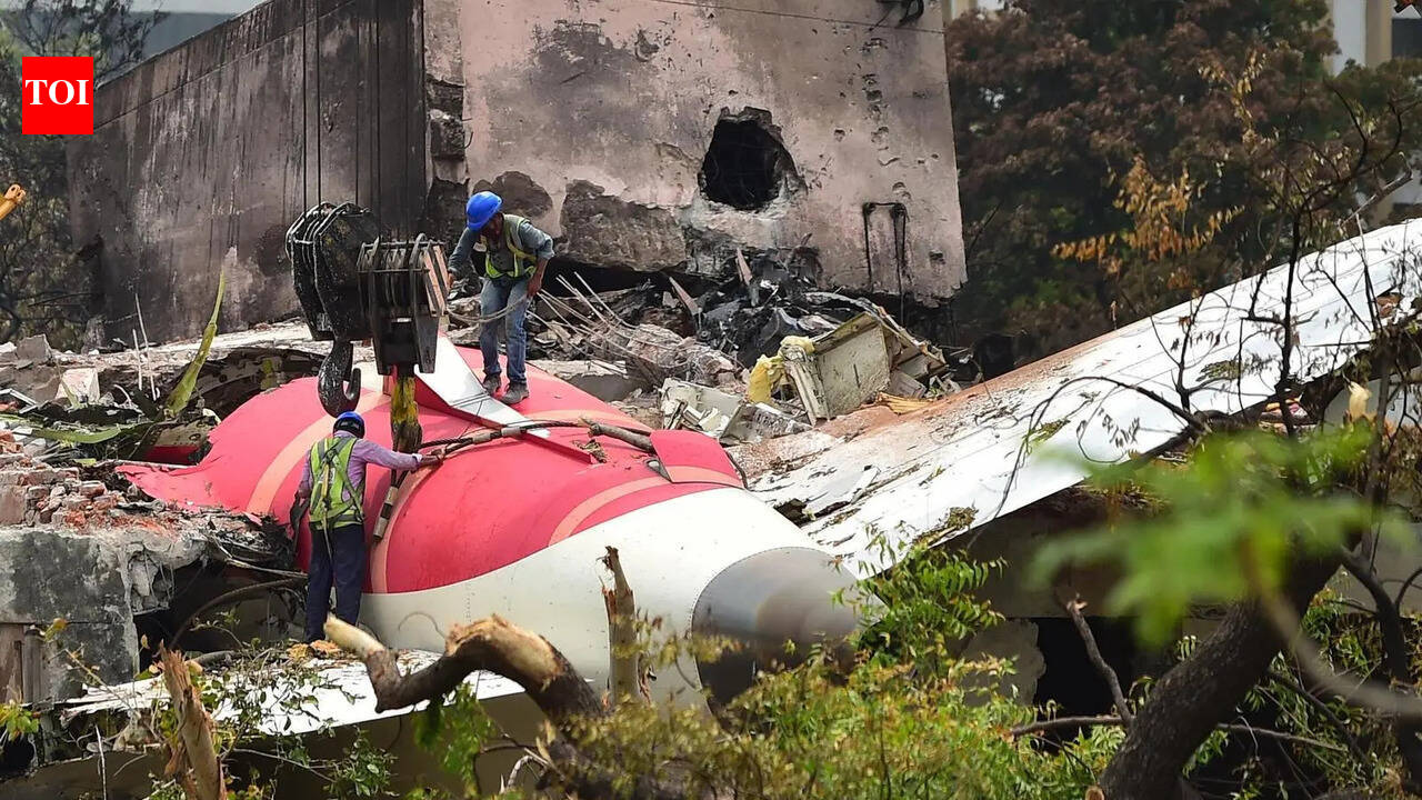 No premature disclosure of AI-171 flight data, AAIB to Surat resident