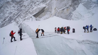 2 Indians die on Everest after summiting; 3rd critical at South Col