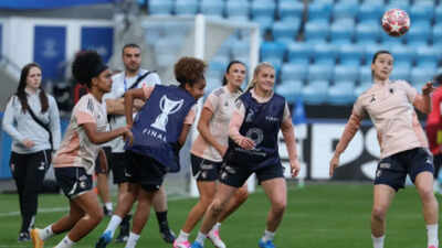  Lyon defend legacy in clash with dynasty-seeking Barcelona