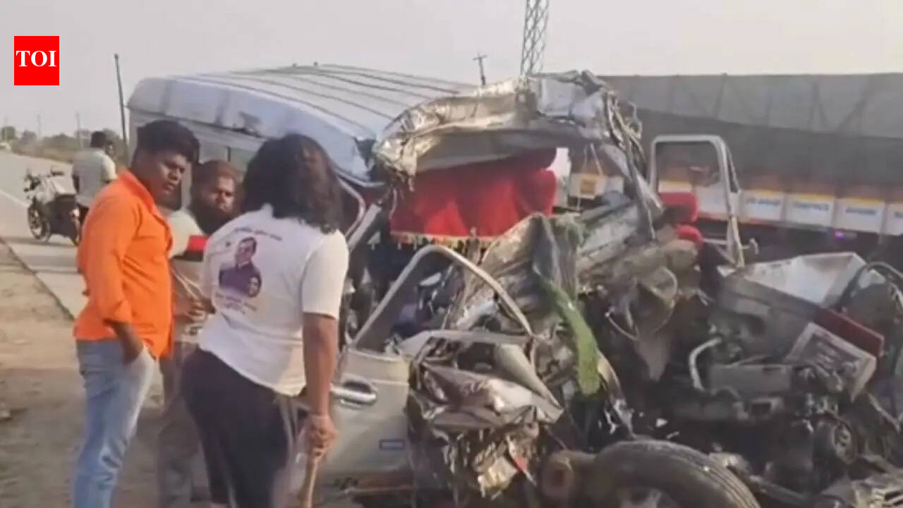 Karnataka road mishap: 5 killed as cruiser collides with lorry in Kalaburagi