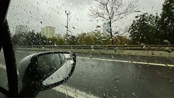 When will it rain in Delhi? Heatwave, heavy rainfall, and humidity forecast travellers in India need to know