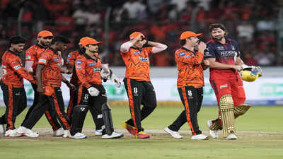  Daniel Vettori reacts after SRH miss top-two finish