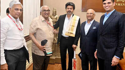 Thalapathy Vijay receives signed bat from Virat Kohli; photos of Tamil Nadu CM with a special gift go viral