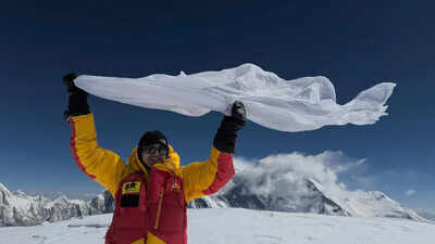 <b>Actress Sukhi Bal summits a tough peak,eyes the Everest next</b>