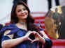Aishwarya makes sure to pose with fans, netizens say she has a heart of a queen: VIDEO