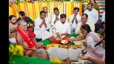 Revanth launches development works worth ₹100cr at Yadagirigutta