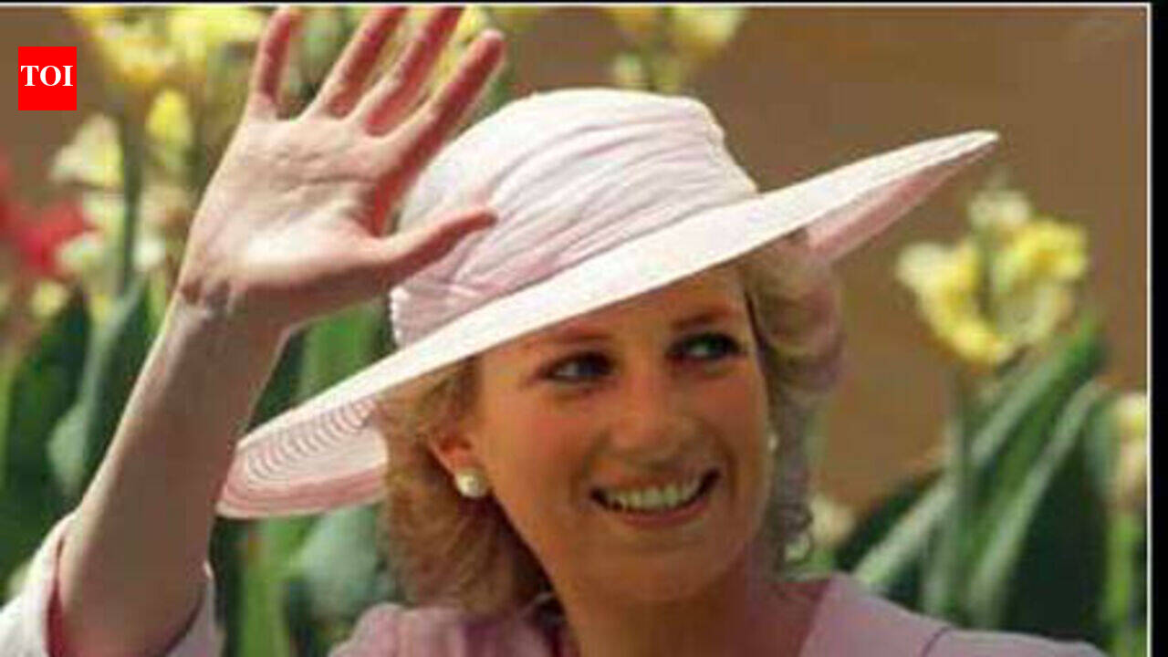 Why Princess Diana’s walk through an Angolan minefield shocked the world