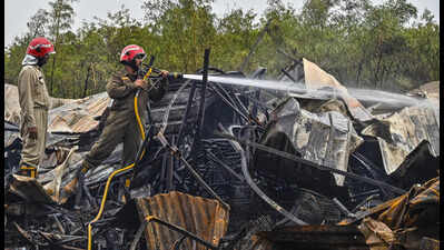 Fire guts Shastri Park furniture market, tenders pelted with stones over response time