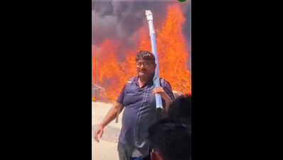 Tailor held for setting vehicles on fire during Noida workers’ protest