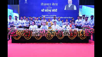 220 appointment letters distributed at Rozgar Mela in Jhansi